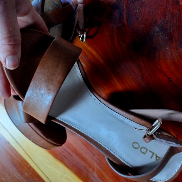 Also chunky pumps - Picture 2 of 2